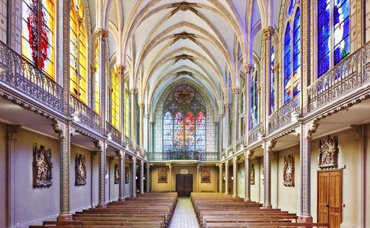 © Germain PLOUVIER. La Chapelle Saint-Joseph de Reims après la pose des vitraux